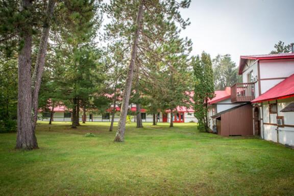 Northern Pine Inn 헤이워드 외부 사진